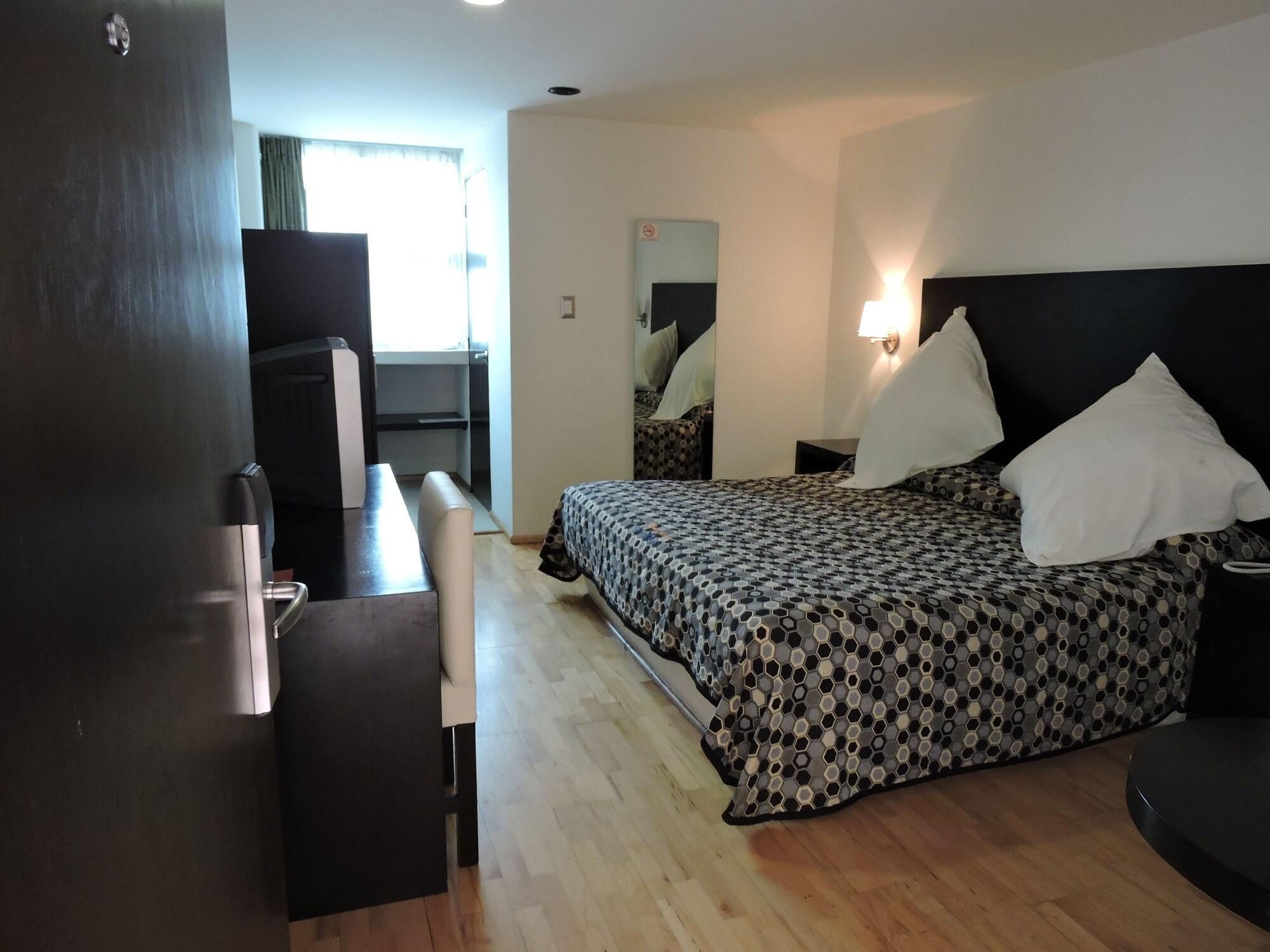 Hotel Granada Puebla de Zaragoza Esterno foto