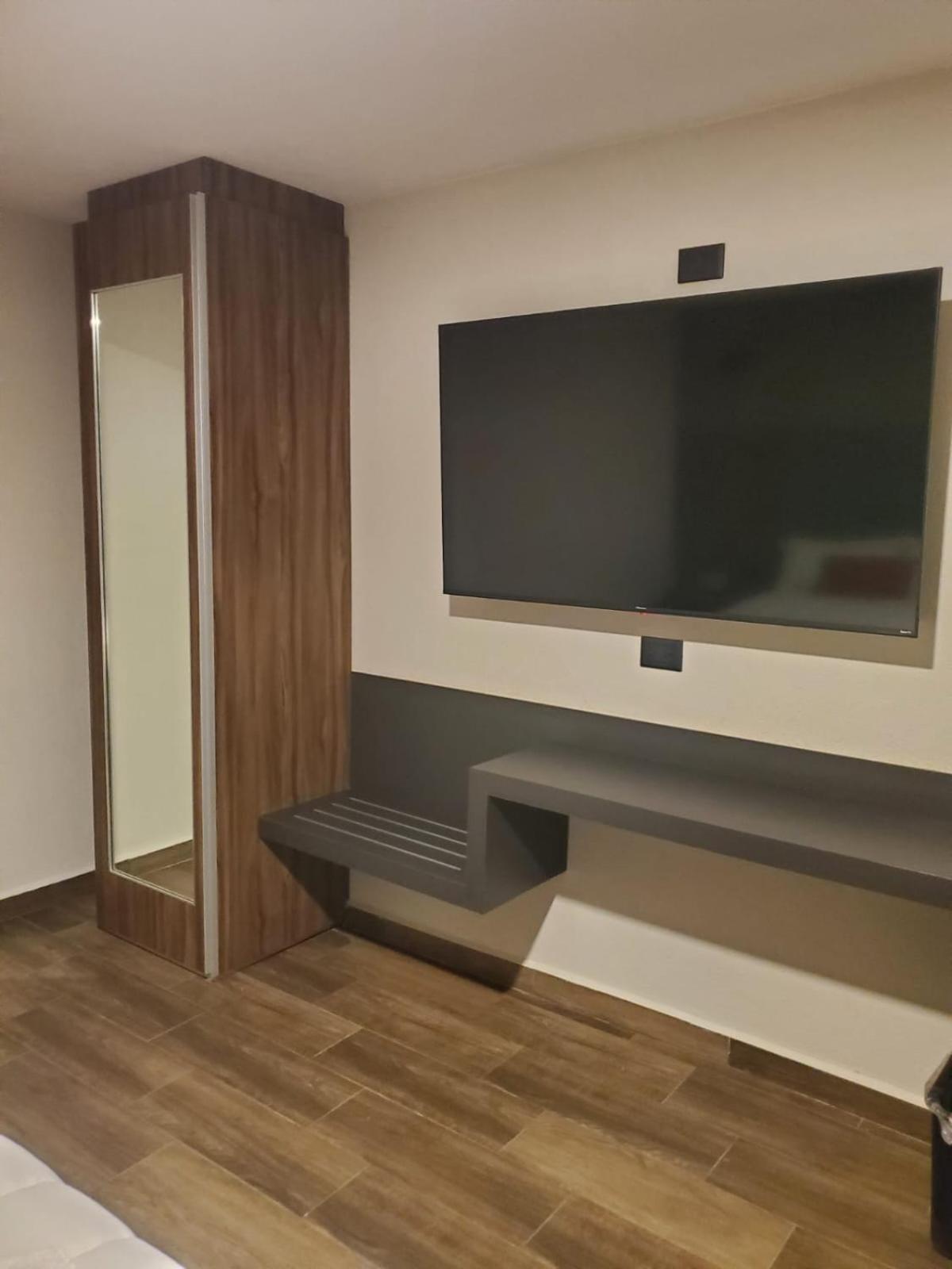 Hotel Granada Puebla de Zaragoza Esterno foto